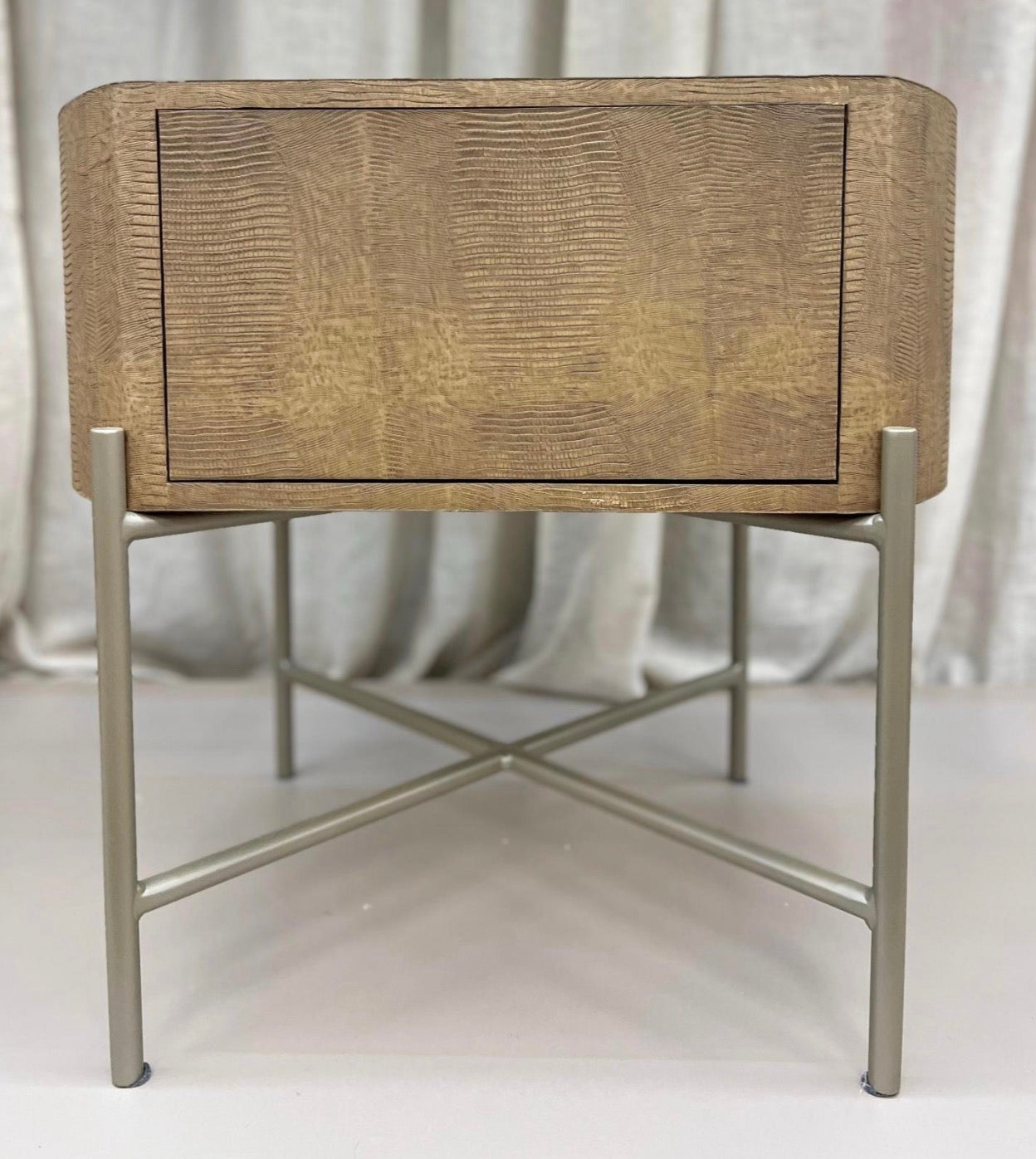 Mesa de Cabeceira Época