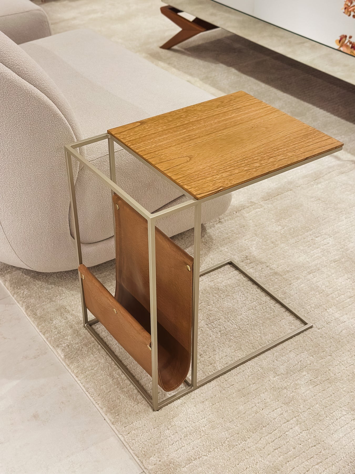Mesa de Apoio - Medidas (AxLxP) 55x35x50cm