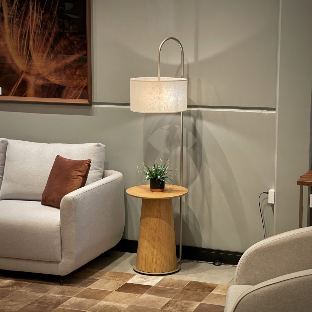 Conjunto de Luminária com Mesa de Madeira - Medidas (AxLxP) 166x56x56cm
