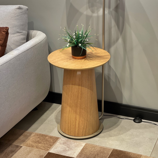Conjunto de Luminária com Mesa de Madeira - Medidas (AxLxP) 166x56x56cm